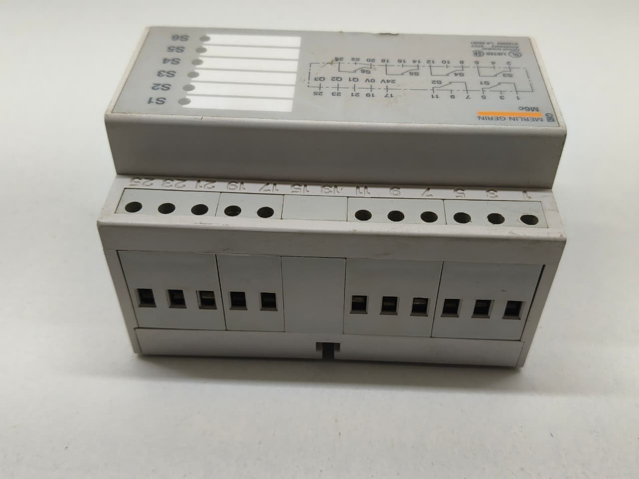SCHNEIDER ELECTRIC/MERLIN GERIN 33104 M6C MODULE