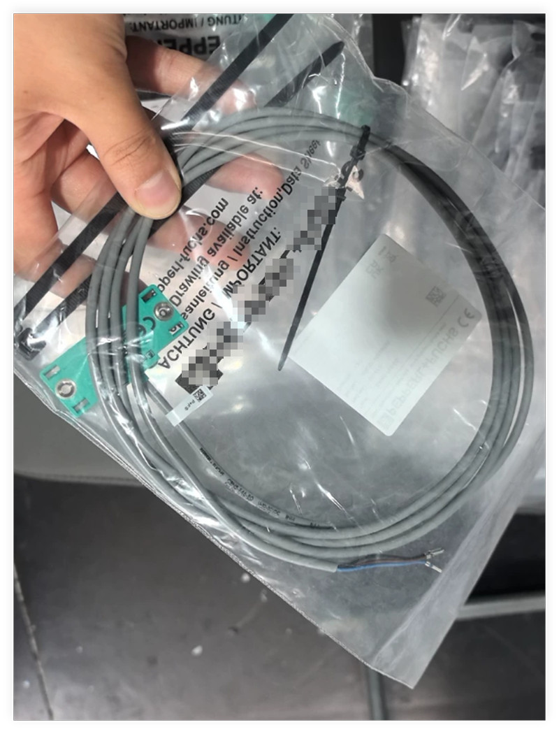 1pc, CBN5-F46-E0 sensorr