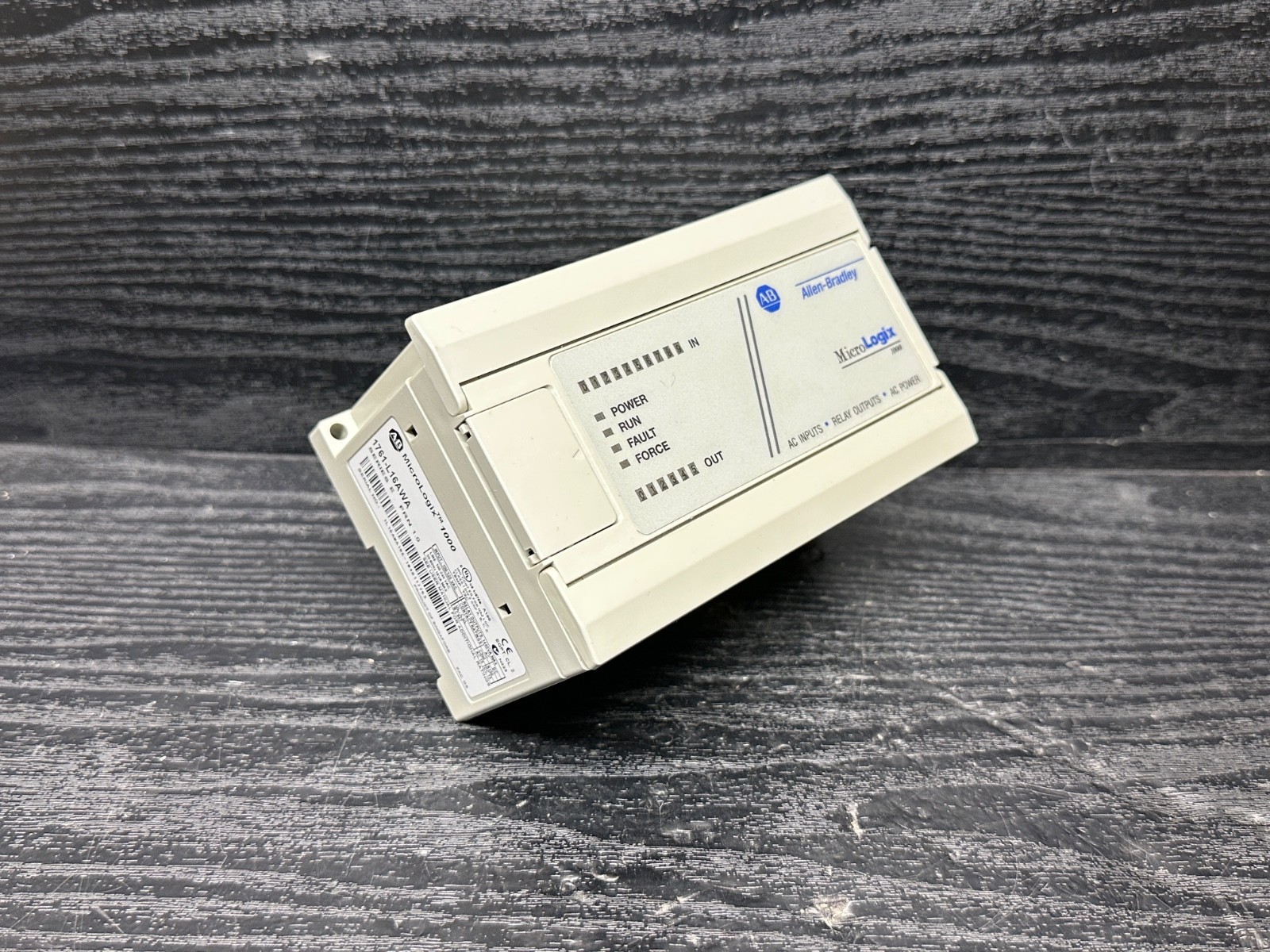 Allen Bradley 1761-L16AWA Ser E FRN 1.0 MicroLogix 1000 Controller 16 Point PLC