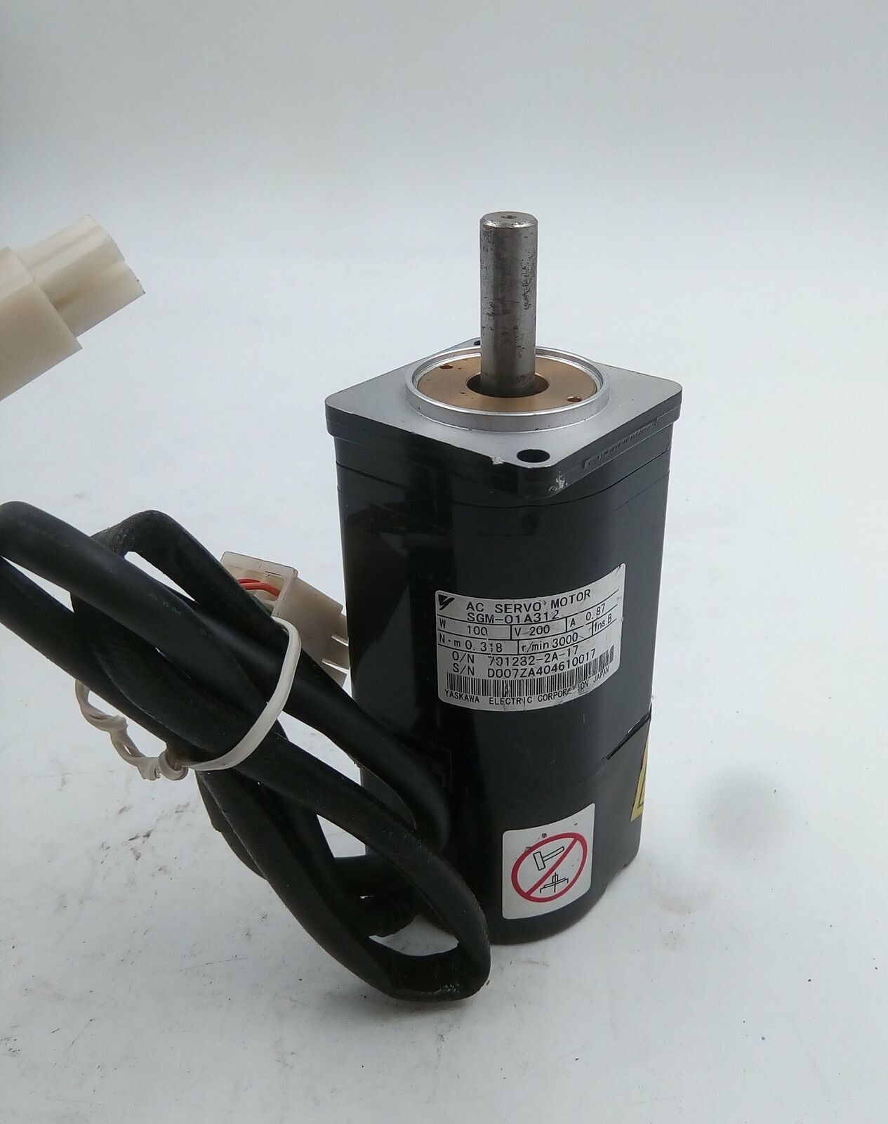 1PC Used YASKAWA AC SERVO MOTOR SGM-01A312 SGM01A312 Fully Tested