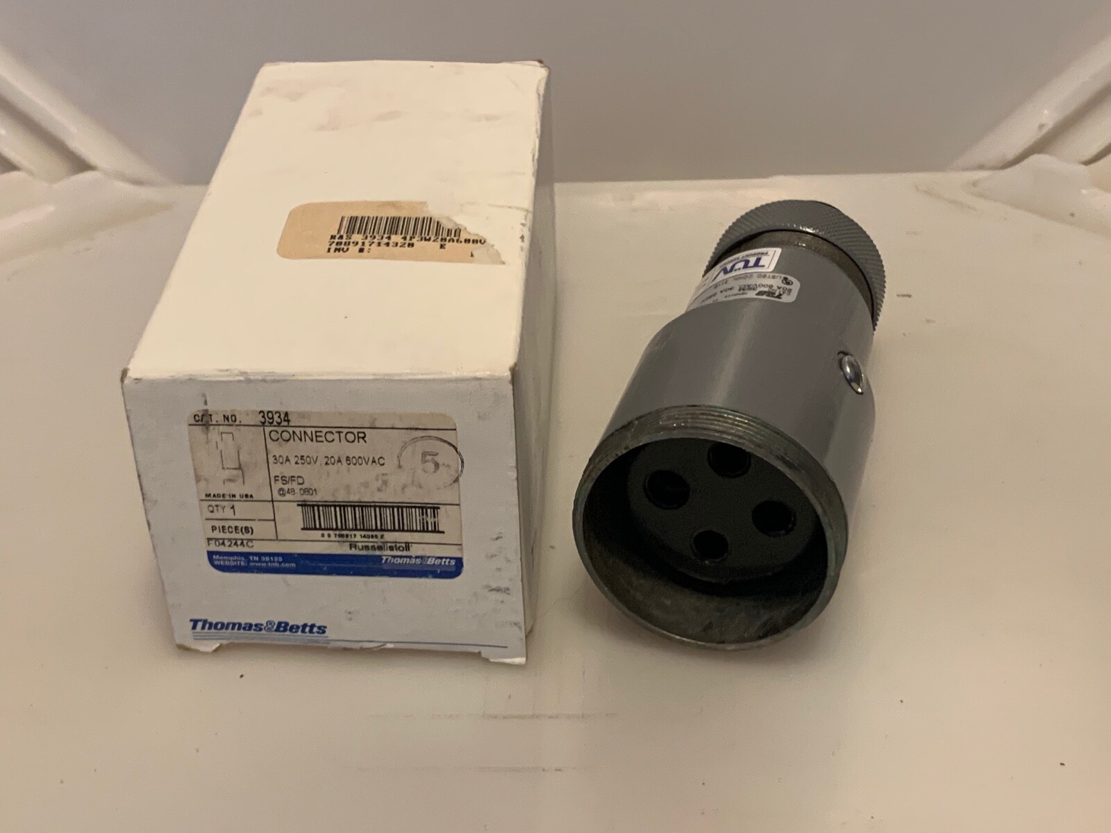 Thomas & Betts Russellstoll 3934 Female Connector 20A 600VAC;30A 250V FS/FD Plug