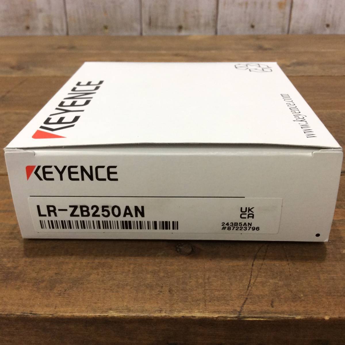 1PC New Keyence LR-ZB250AN LRZB250AN Sensor In Box Expedited Shipping