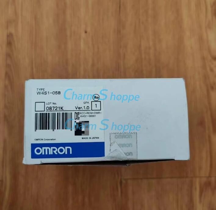 In Box Switching Hub W4S105B Omron W4S1-05B Free Shipping 1PCS New Brand