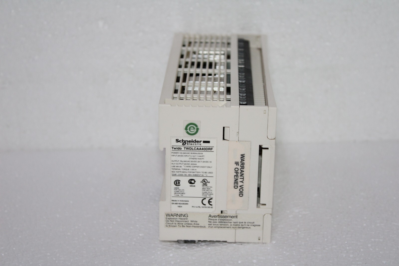Schneider TWDLCAA40DRF Compact Base Controller, Twido, 100 to 240VAC Supply