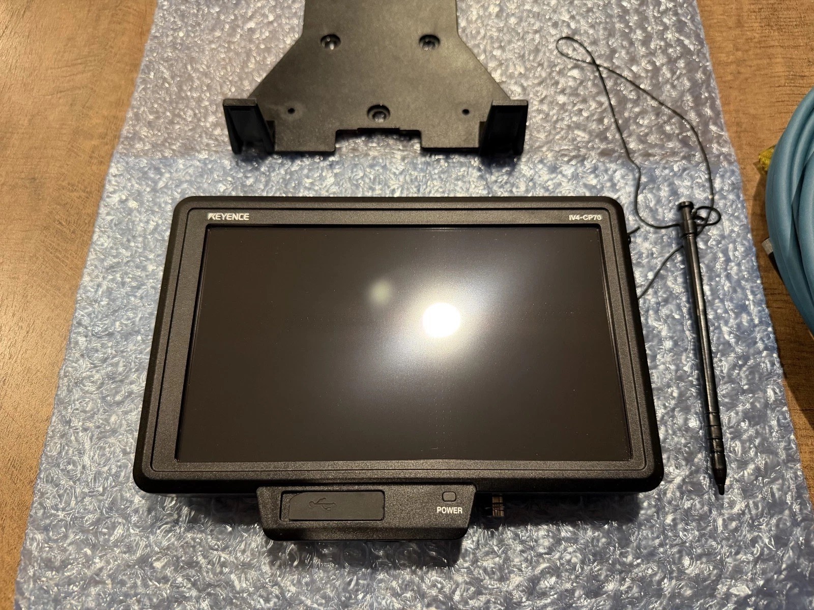 Keyence IV4-CP70 Touch Control Panel Vision Sensor WITH Cables and mount NEW