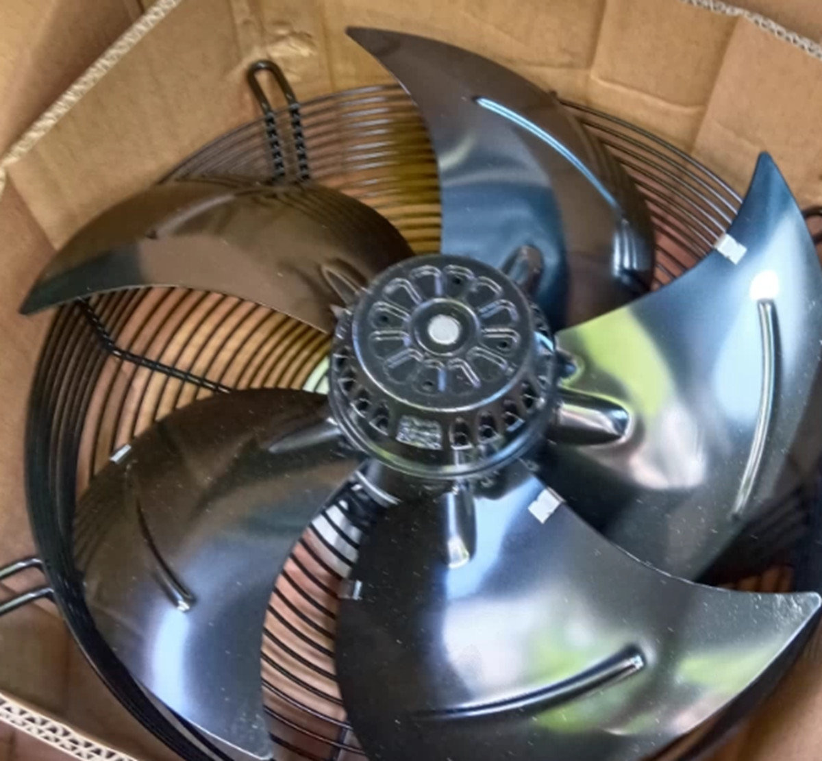 New Axial Flow Fan A4E300-AS72-01
