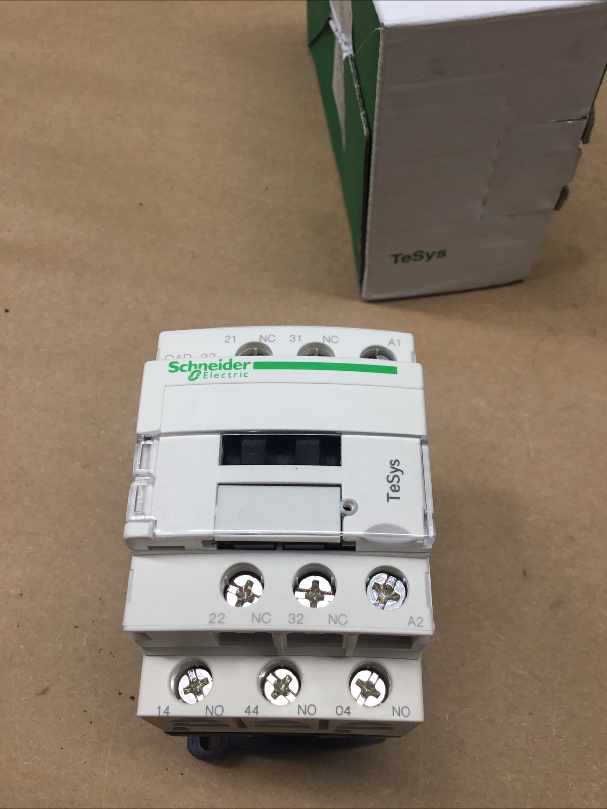 SCHNEIDER ELECTRIC Contactor CAD32T7 480V 50/60Hz #720K149