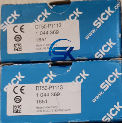 1PCS new SICK DT50-P1113 DT50P1113 distance measurement sensor with box