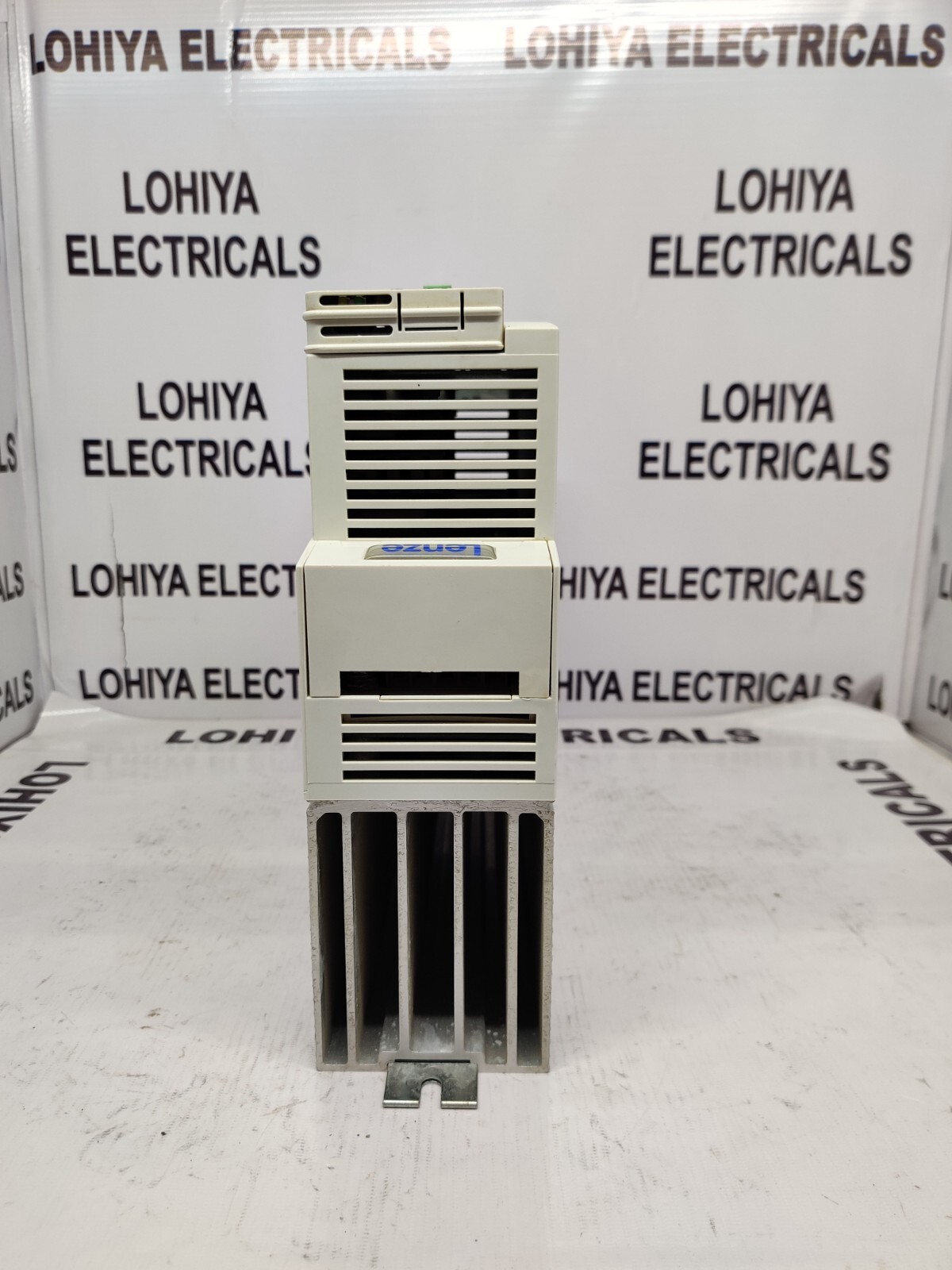 LENZE EVS9321-EP SERVO INVERTER ( USED CONDITION )