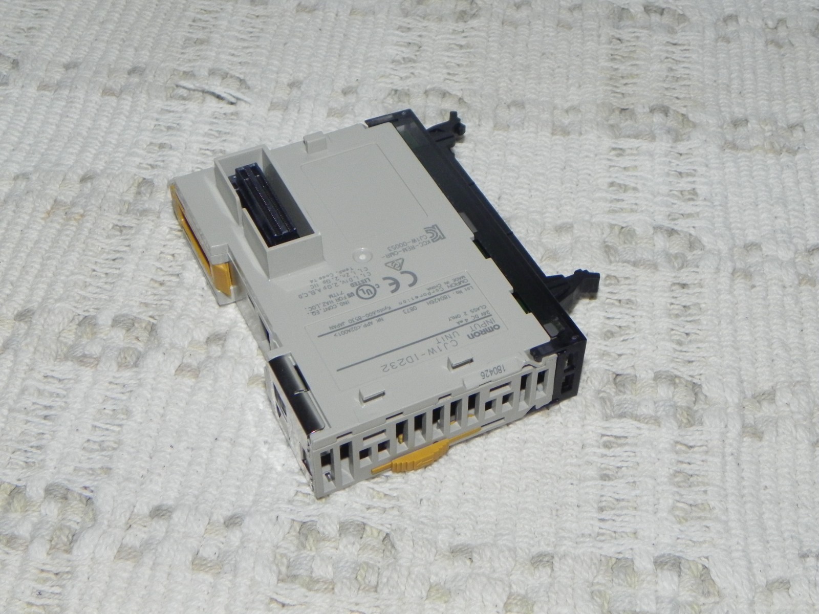 Omron CJ1W-1D232 Standard 32-point digital input unit, 24V DC