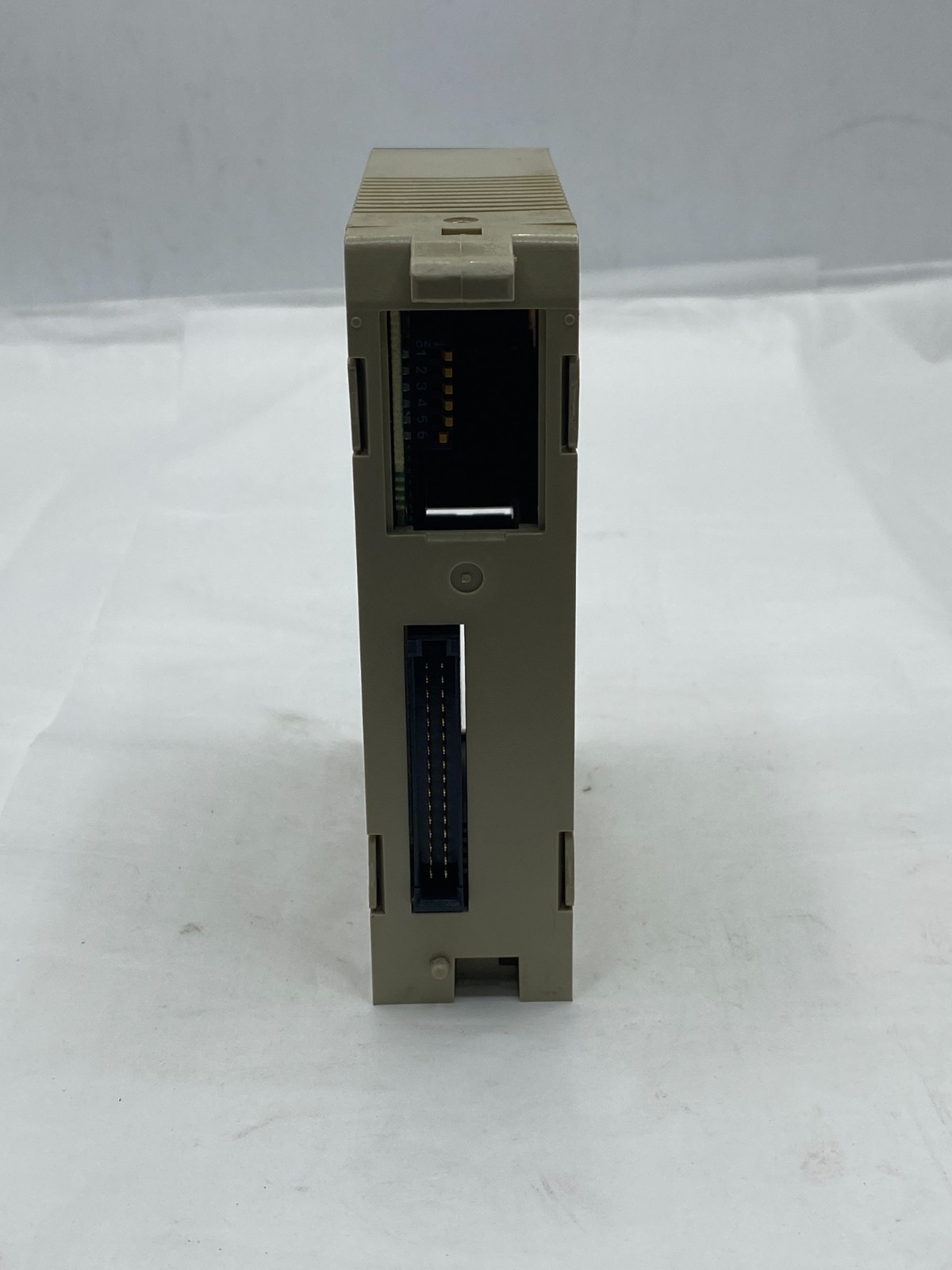 LOT OF 2 OMRON C200H-ID215 INPUT UNIT MODULE 24VDC 4.1MA ID215 CH C200HID215