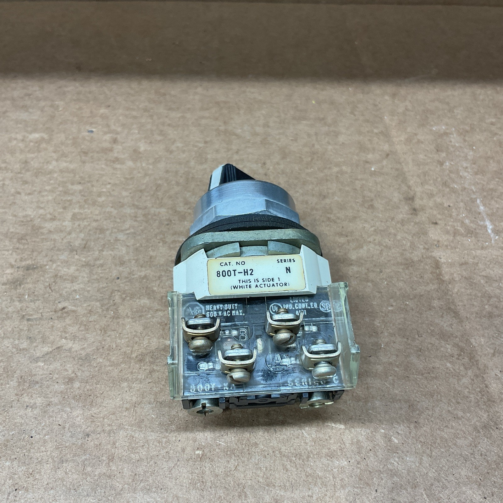 Lot Of 4 ! 800T-H2 SER T SELECTOR SWITCH 2 POS W/ 2 800T-XA 2NO2NC