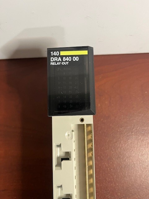Schneider Electric 140DRA84000 Output Module Relay Out