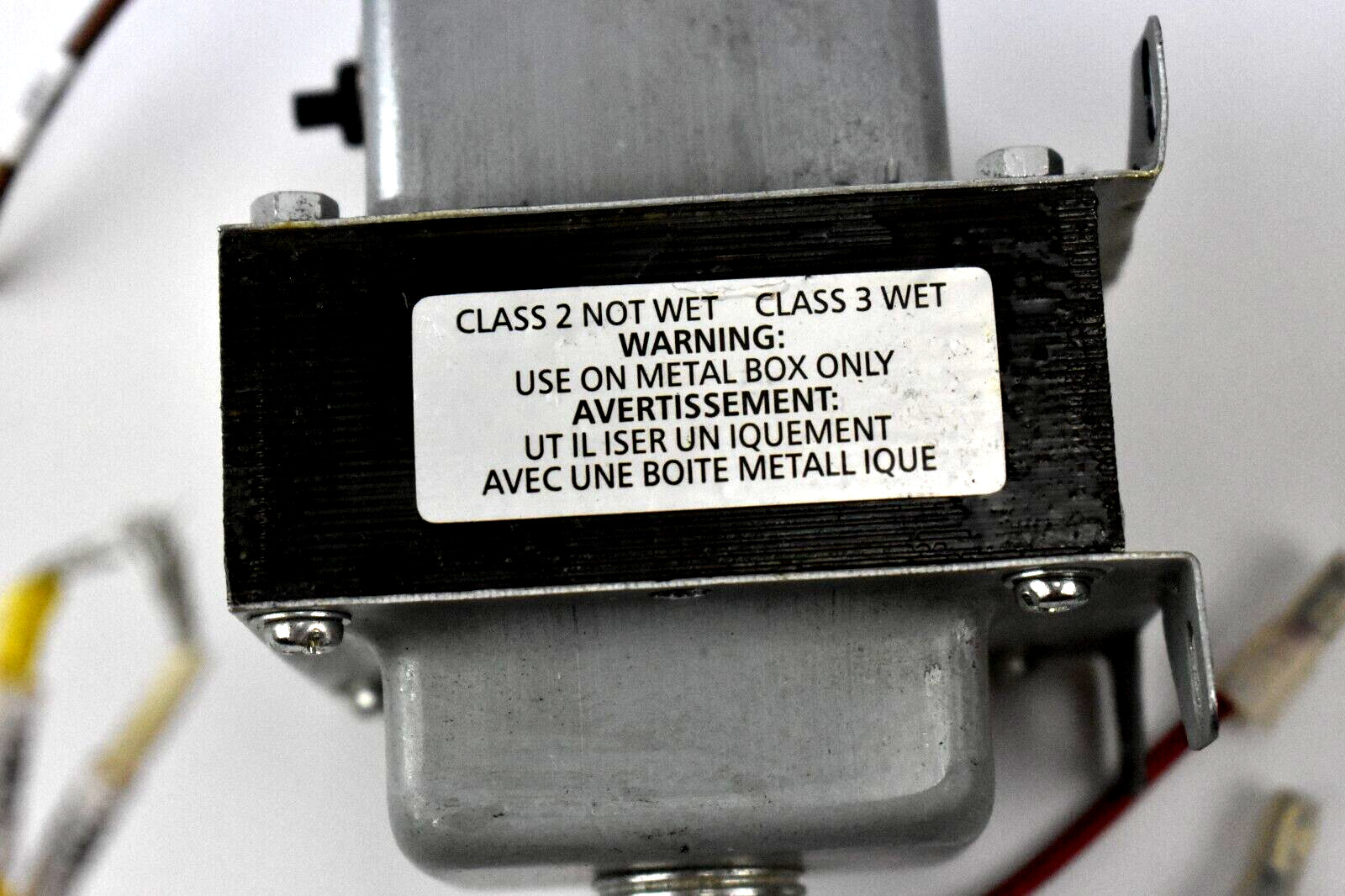 JOHNSON CONTROLS Y66T13-0 TRANSFORMER 120/208/240VAC Primary 24VAC Secondary