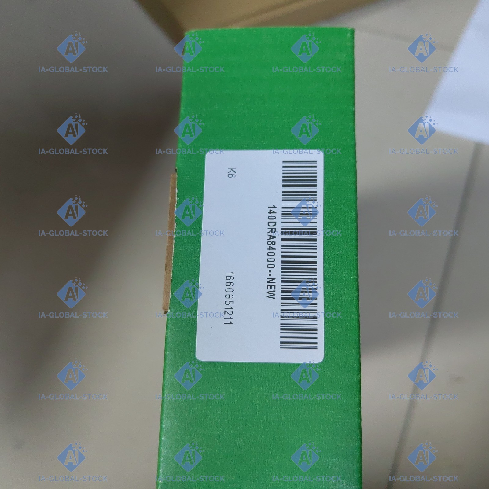 New factory sealed Schneider 140DRA84000 Real US STOCK