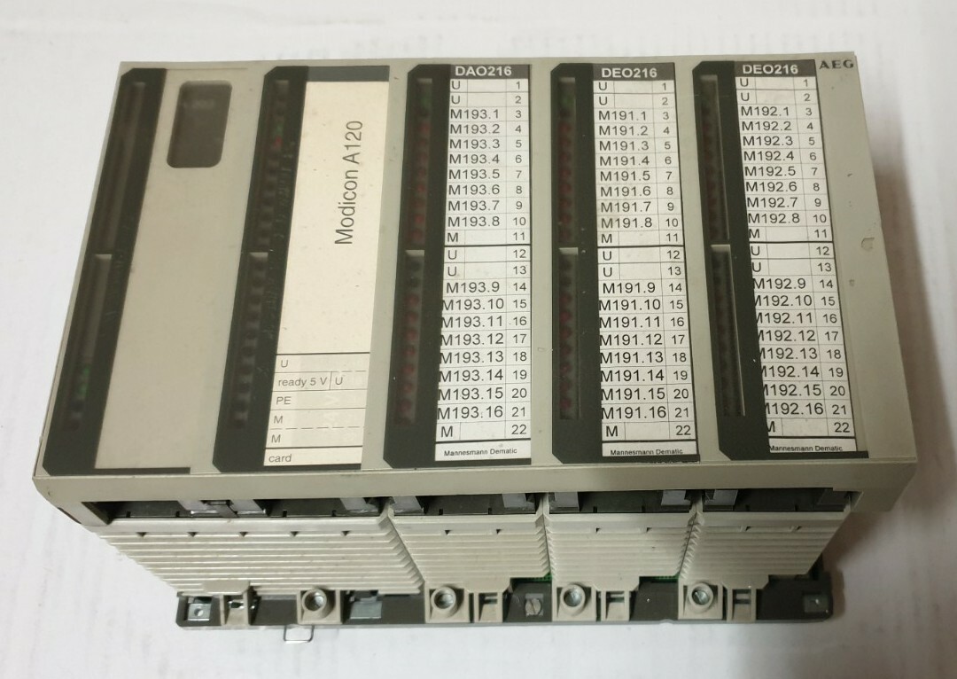 AEG / Schneider Automation Modicon A120 DEA 203 + DAO 216 + DEO 216