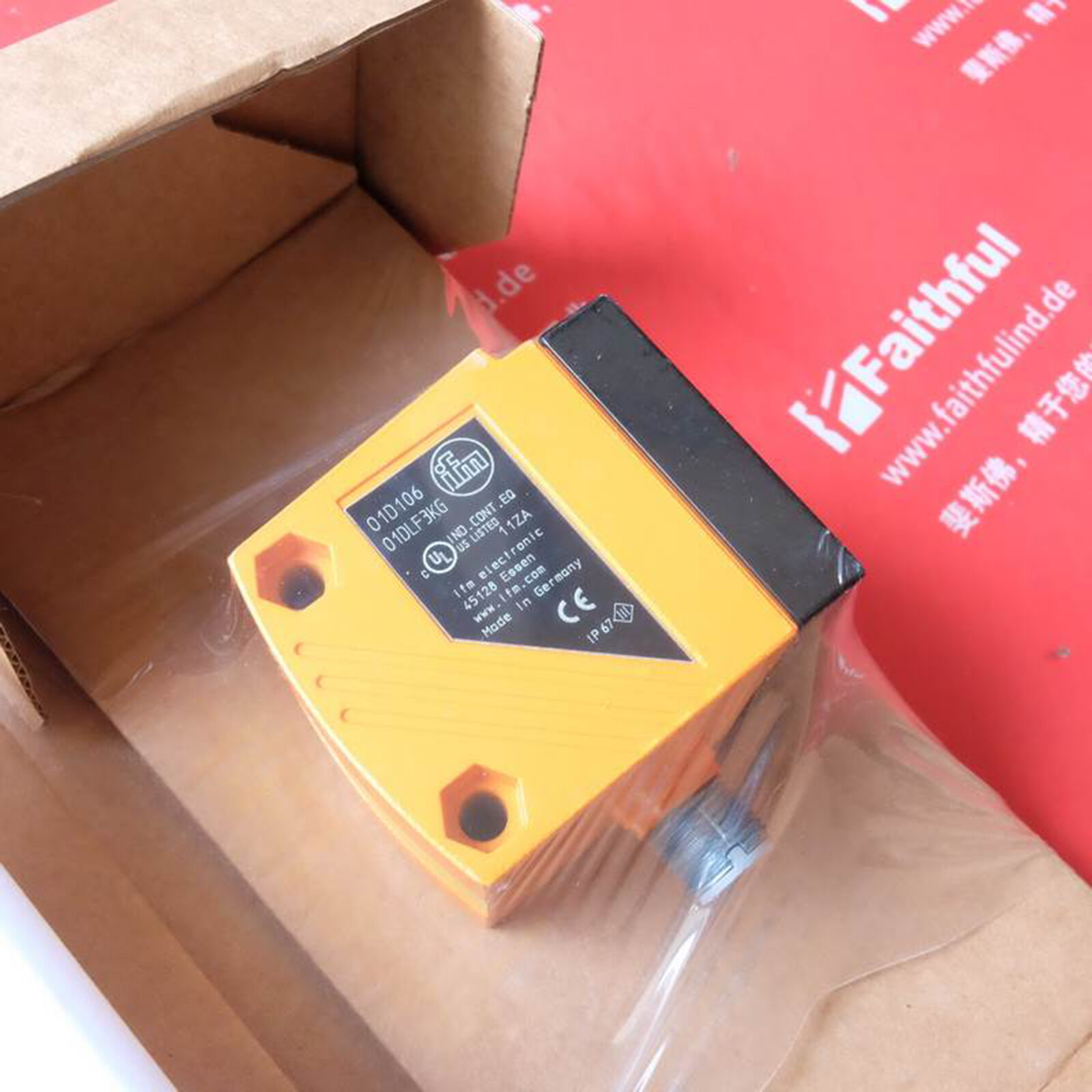 one IFM O1D106 Laser Distance Sensors New