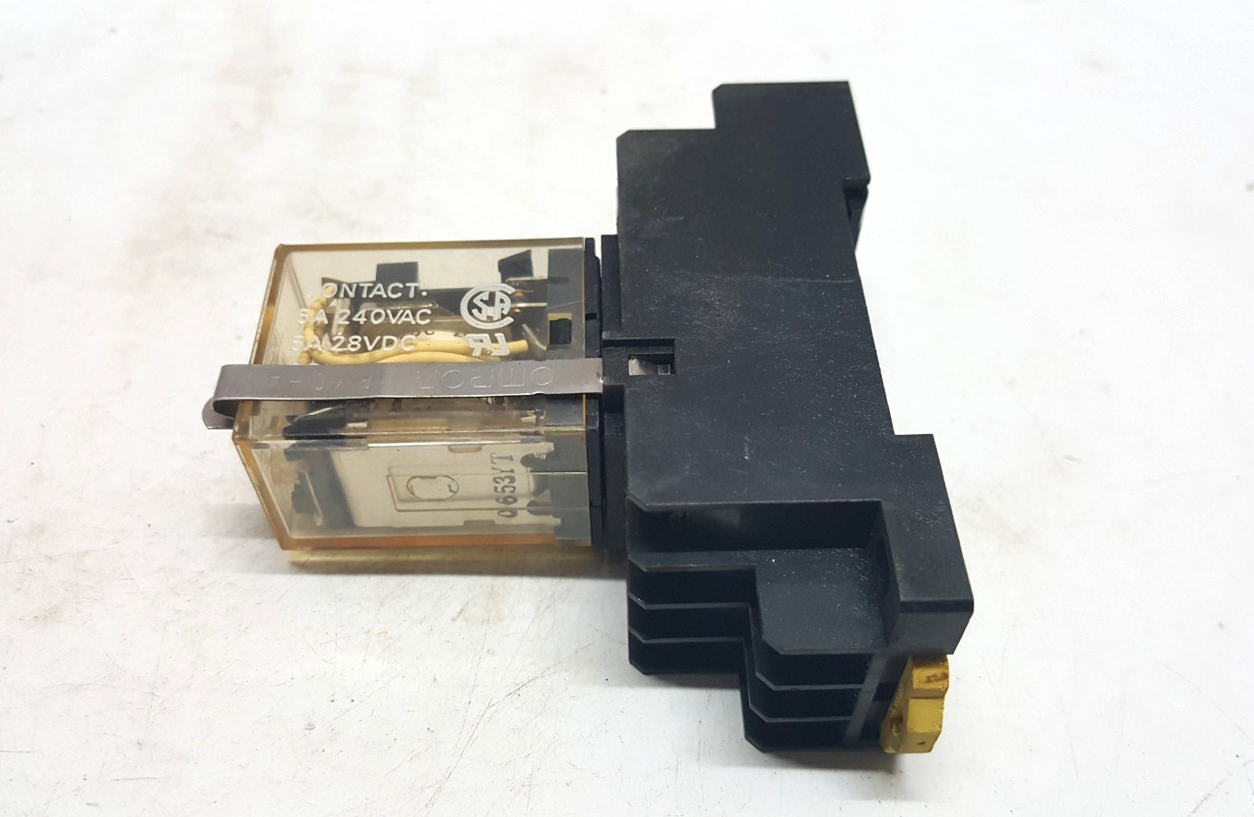 OMRON MY4N 24VDC POWER RELAY WITH BASE PYF14A / LOT OF 12