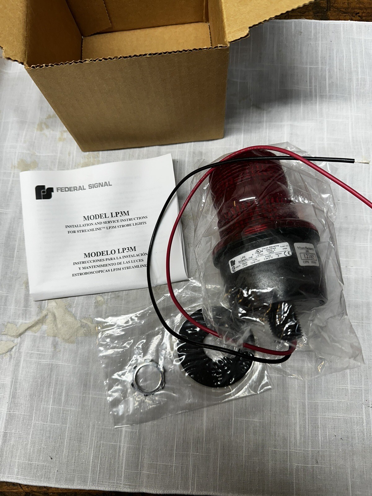 Federal Signal LP3M Strobe Light 12-48v DC Streamline