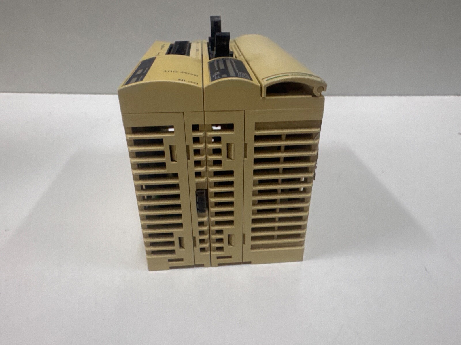 SCHNEIDER ELECTRIC TWDLMDA20DTK TWIDO Base Controller Unit