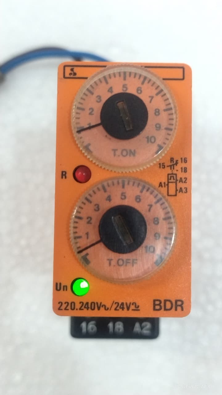 Used 1PC Syrelec time relay BDR 31.83.64.44 VDE 0435 VDE 0110 Gr C Free Shipping