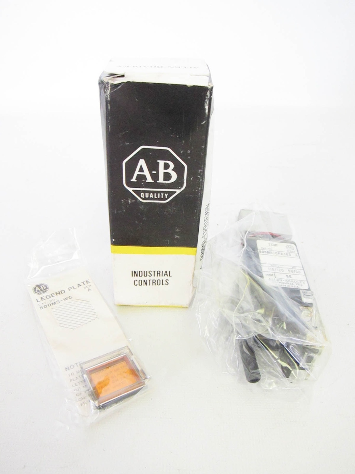 Allen Bradley 800MB-CPA16AAK Ser A Contact Push Button Amber Flush Head 120V
