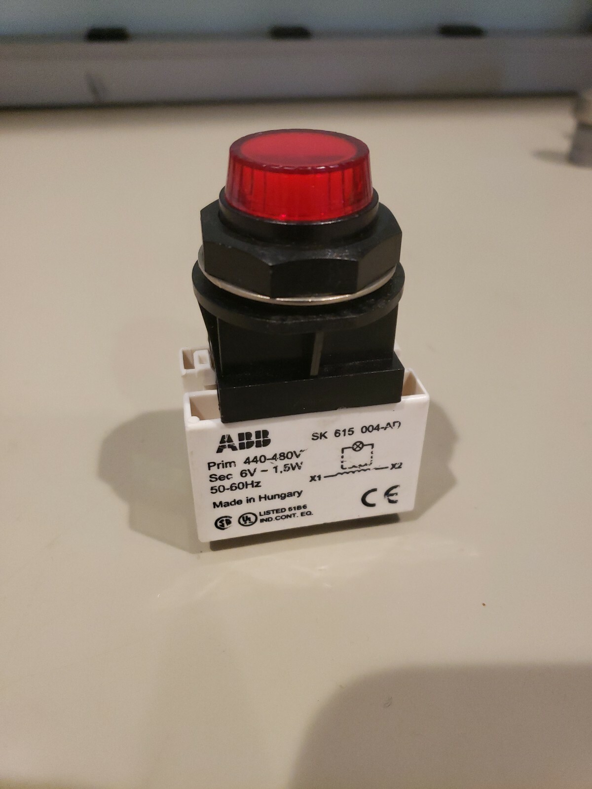 ABB Red Pilot Light w/ SK 615 004-440-480v 6v-1,5w sec