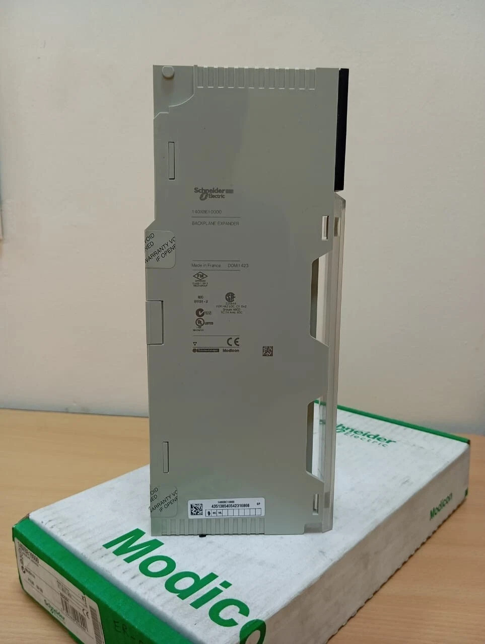 Schneider Electric / BackPlane Expander / 140XBE10000
