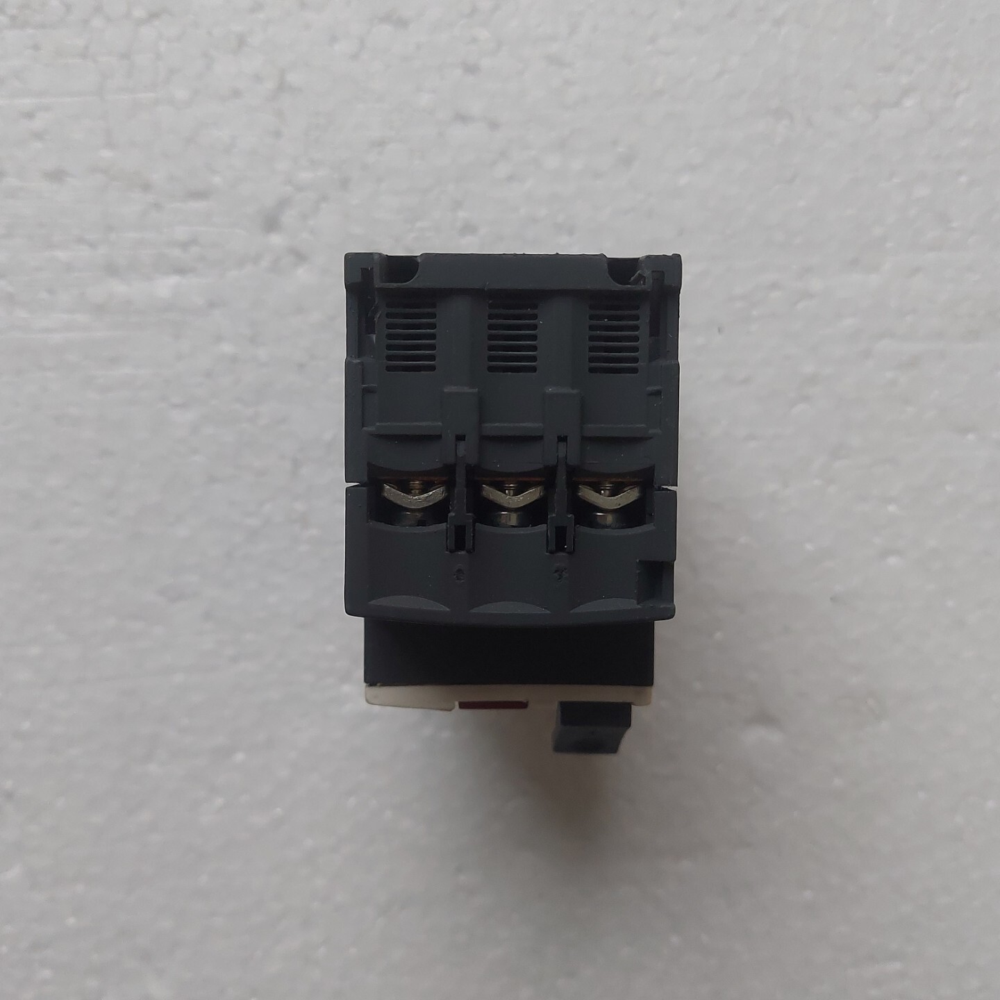 SCHNEIDER ELECTRIC GV2-ME07 Motor circuit breaker GV2ME07 MADE IN FRANCE