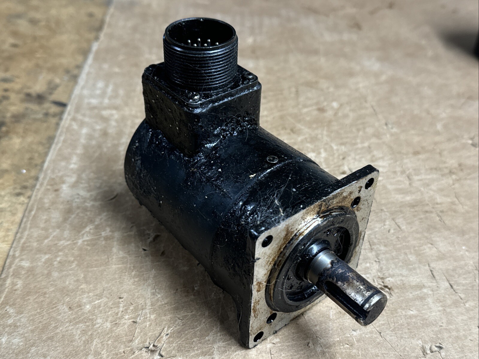 FANUC A860-0309-T302 ENCODER & MISC. PARTS – NEEDS CLEANING – FAST SHIPPING
