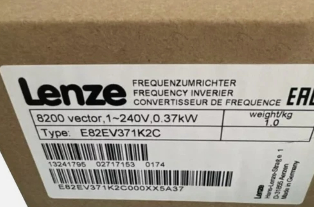 1PC New LENZE E82EV371K2C Inverter