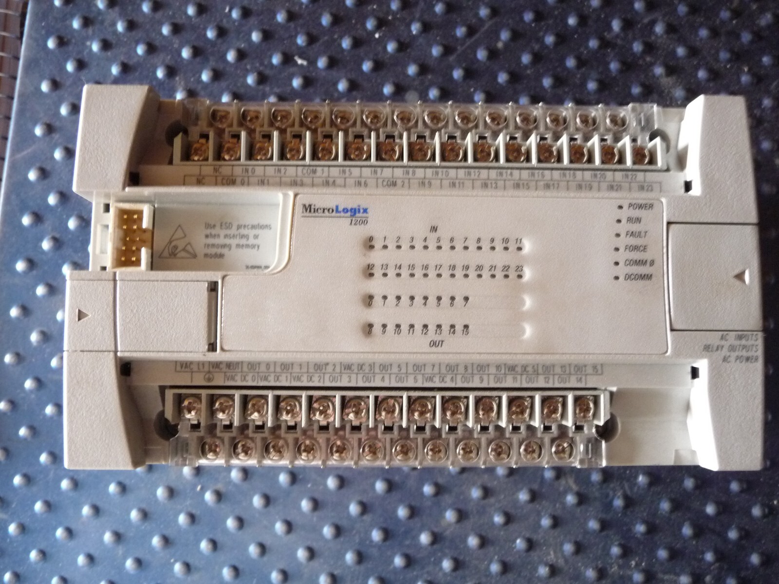 1762-L40AWA 1PC NEW ALLEN BRADLEY 1762L40AWA MicroLogix 1200 40 Piont Controller