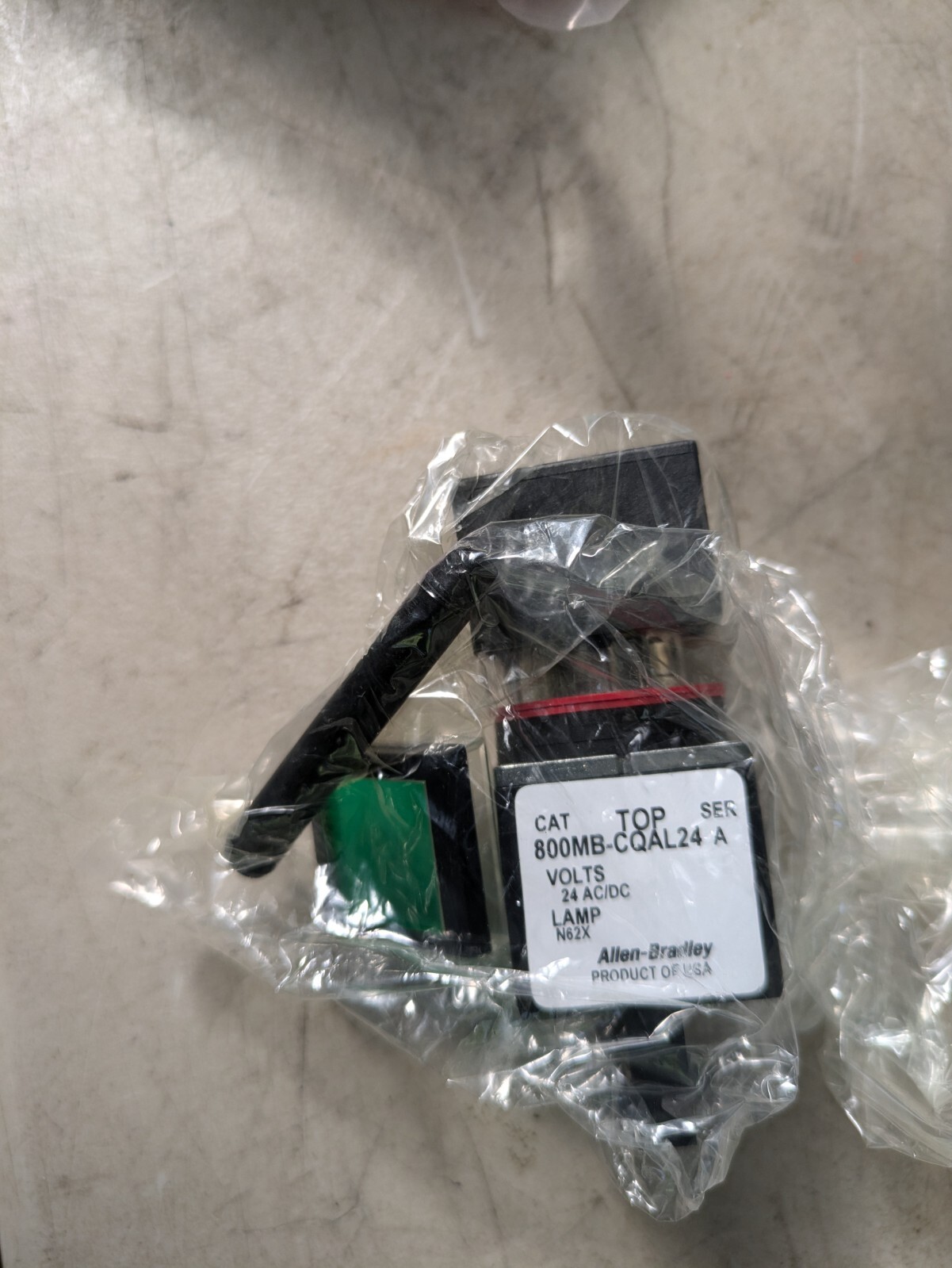 ALLEN BRADLEY 800MB-CQAL24G Illuminated Push Button New in Box