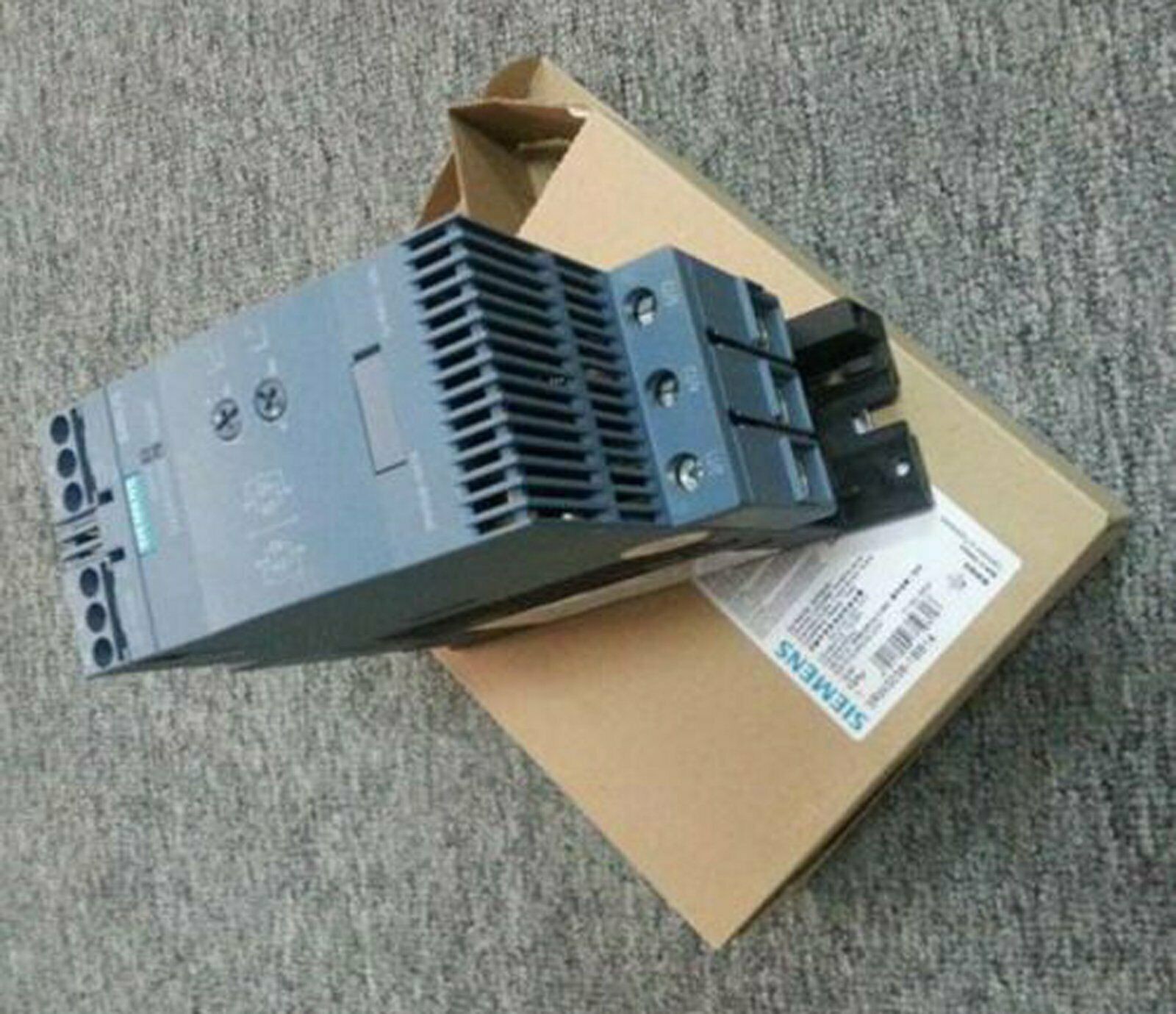 NEW IN BOX 1PCS Siemens 3RW3026-1BB14 3RW30261BB14 1 year warranty
