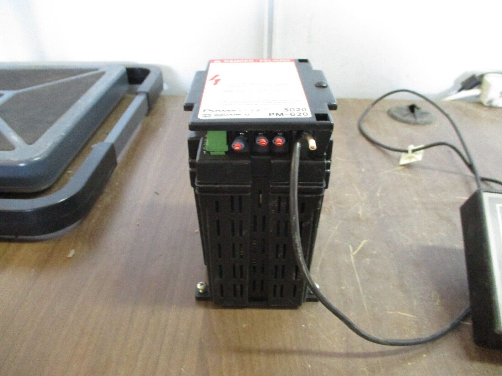 Square D PowerLogic Power Meter w/ Display 3020 PM-620/3020 PMD-32 Ser F3 Used
