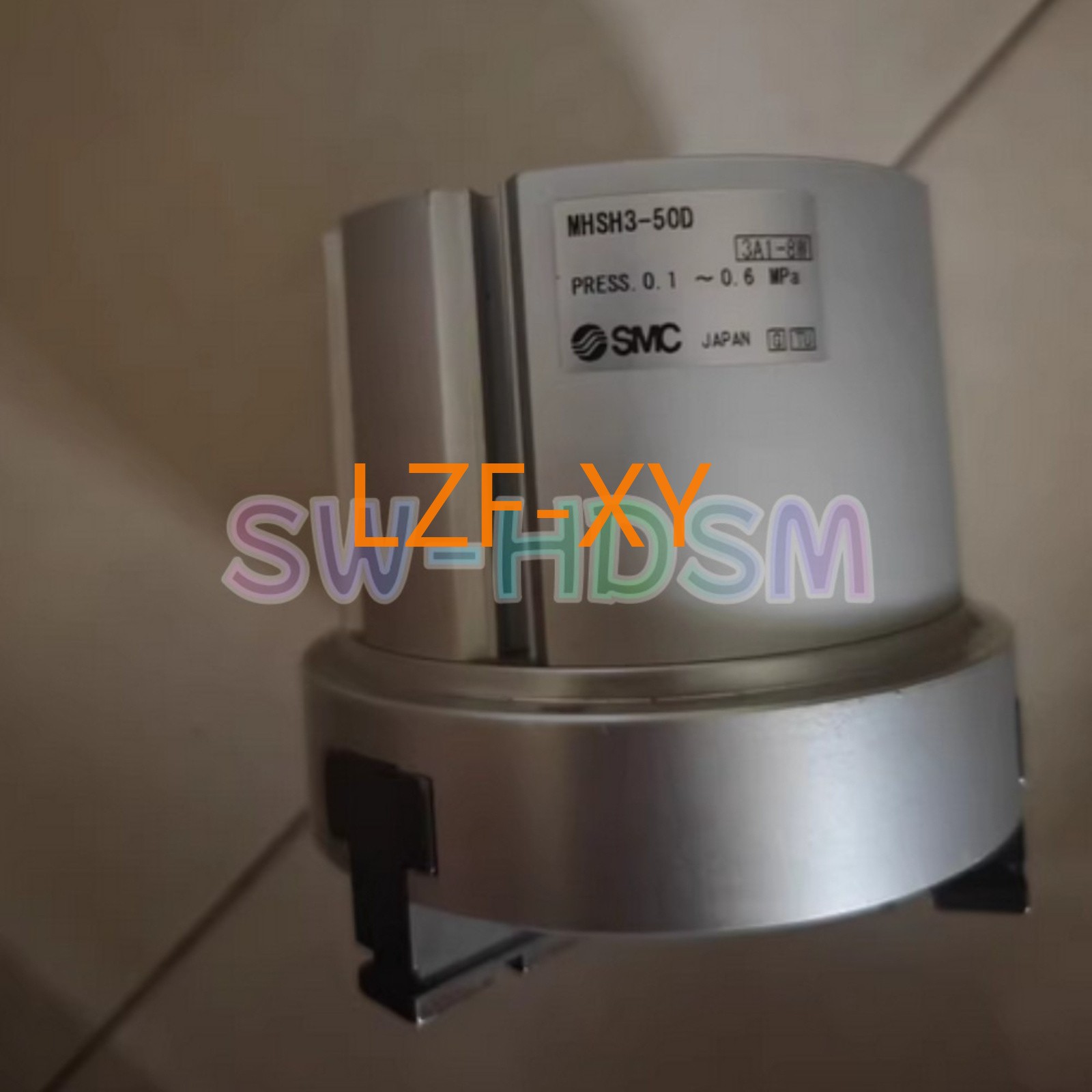 1PCS NEW for SMC MHSH3-50D Air Cylinder Freight Free