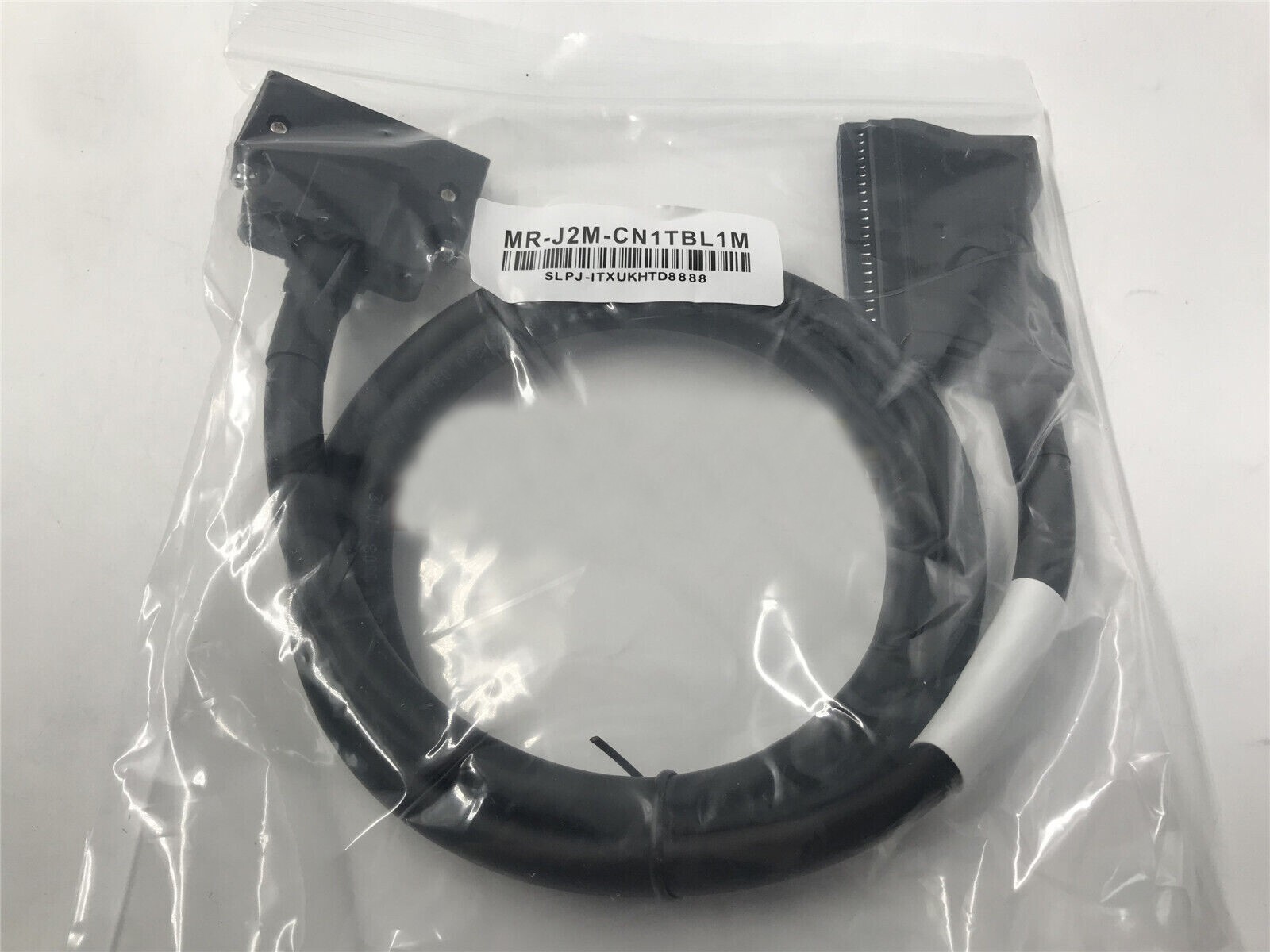MR-J2M-CN1TBL1M New Sealed Mitsubishi Servo Cable MR-J2M-CN1TBL1M