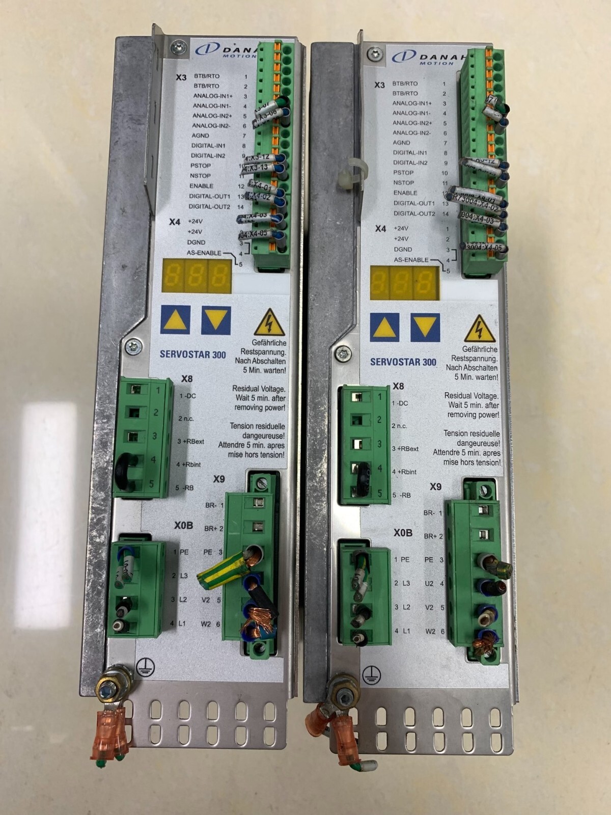 Kollmorgen Servostar 303 S30361-NA SB servo drive 115-230V 50 or 60Hz/xjk