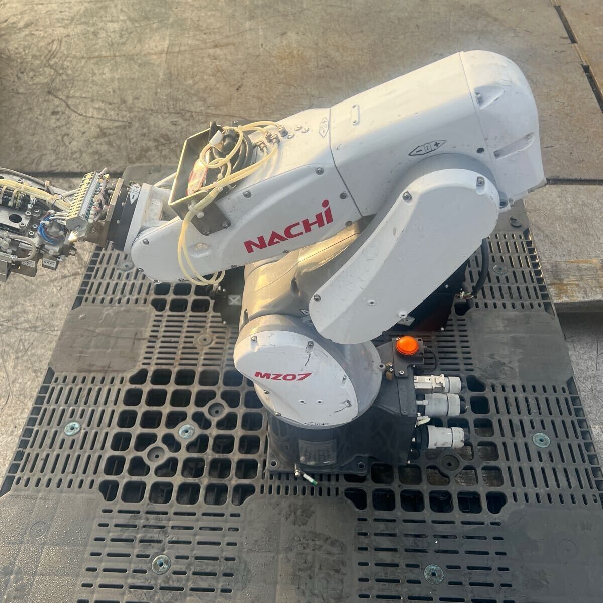 NACHi MZ07 6-Axis Industrial Robot Arm w/ TCFD Controller
