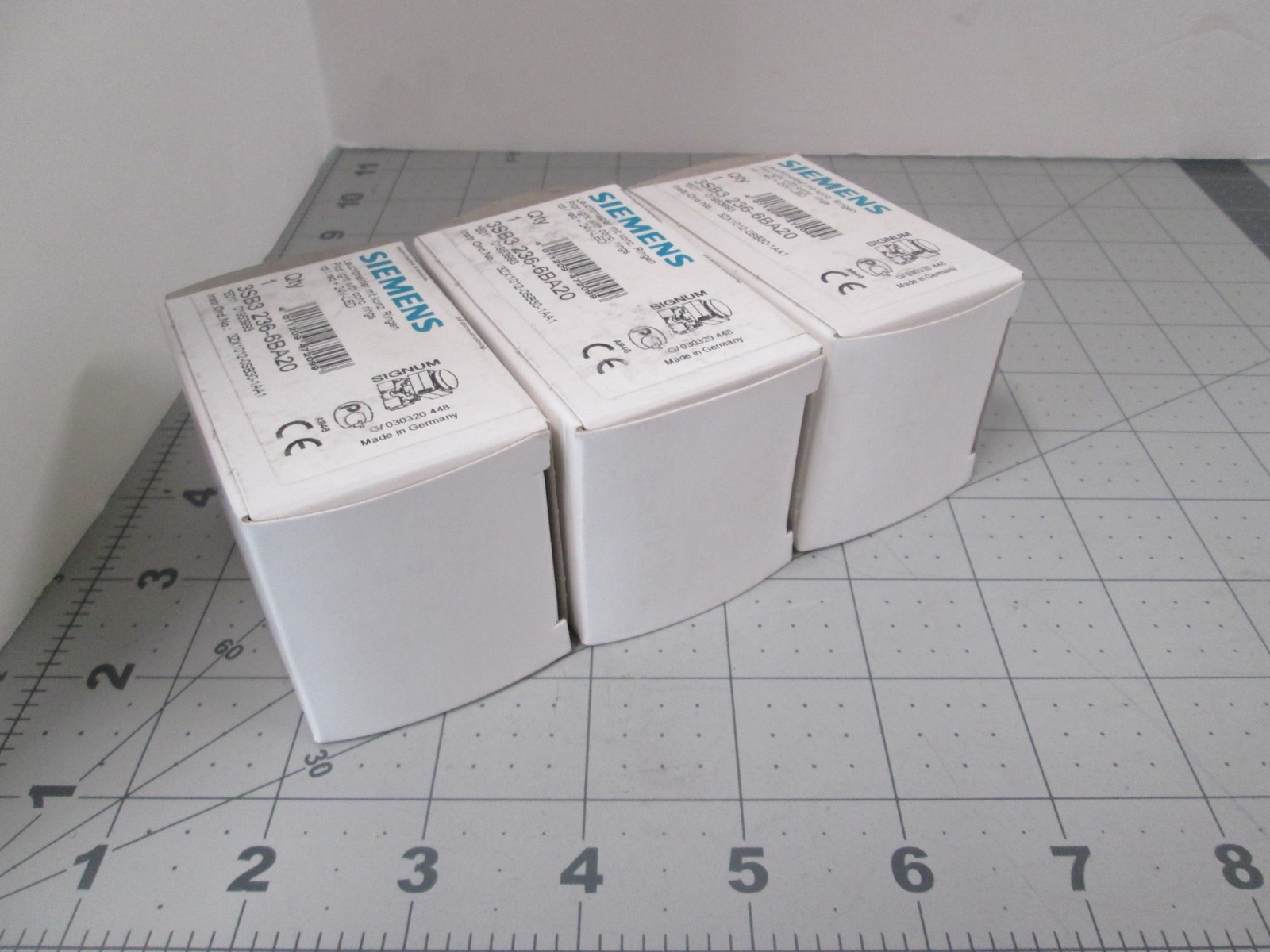 Siemens, 3SB3 236-6BA20, Red Pilot Light Indicator, New, Lot of 3