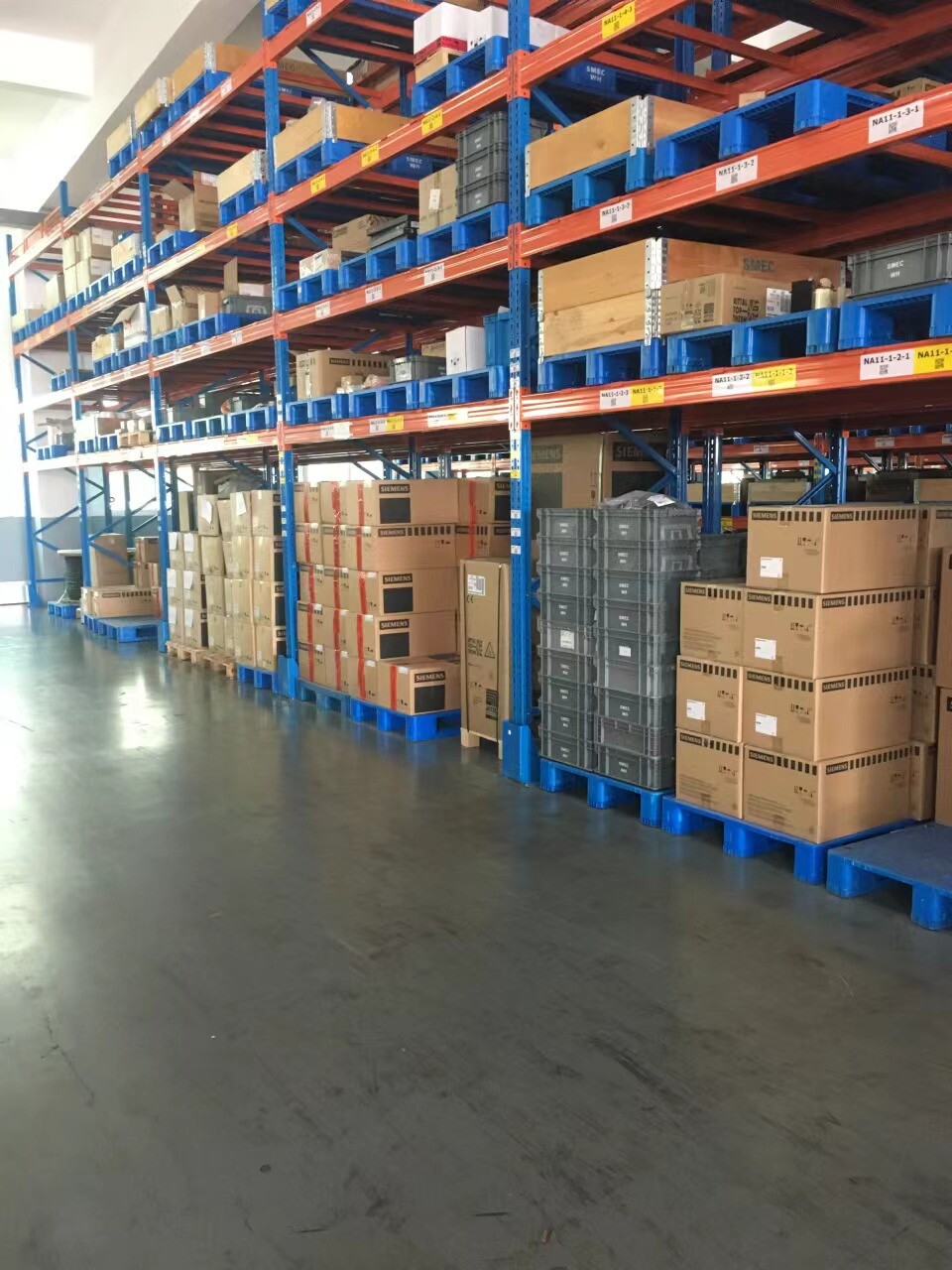 E82EV551K4C NEW LENZE E82EV551_4C Inverter 8200 Vector 0.55kW