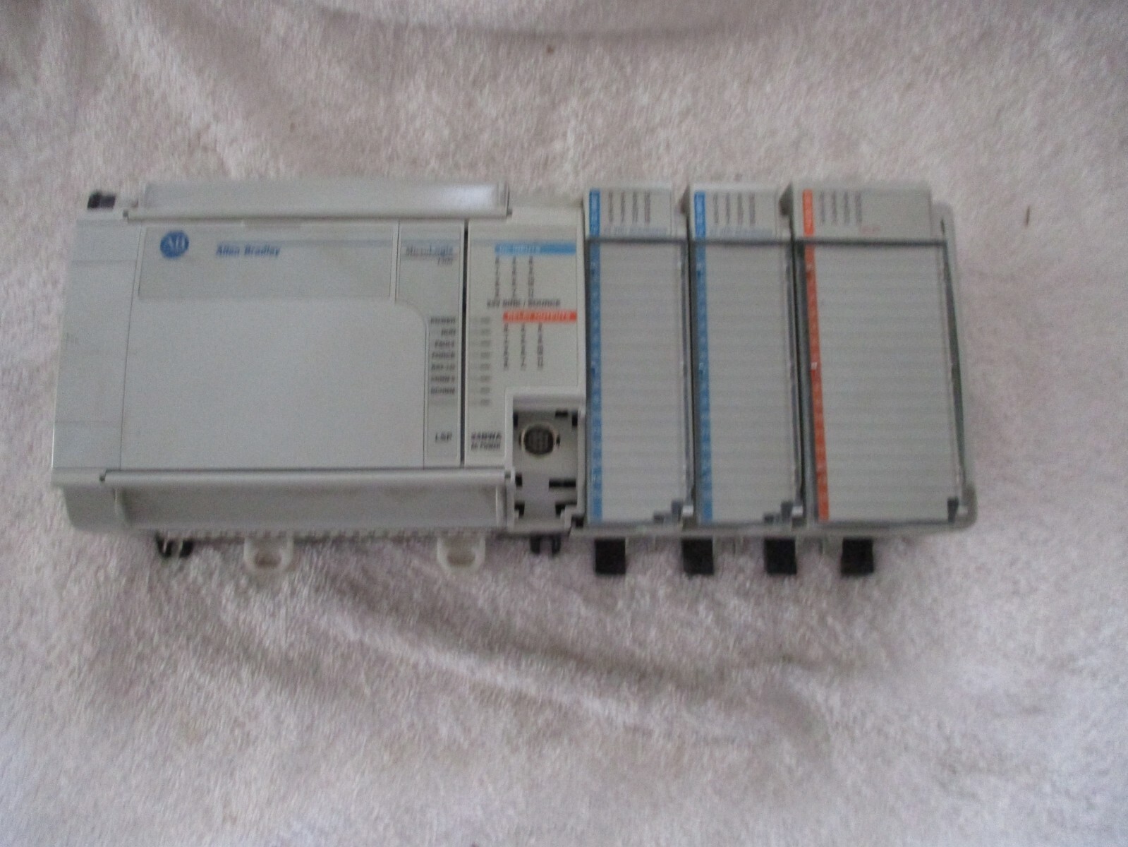Allen Bradley MicroLogix Complete System 1764-24BWA / LSP 1769-IQ16 / OW16