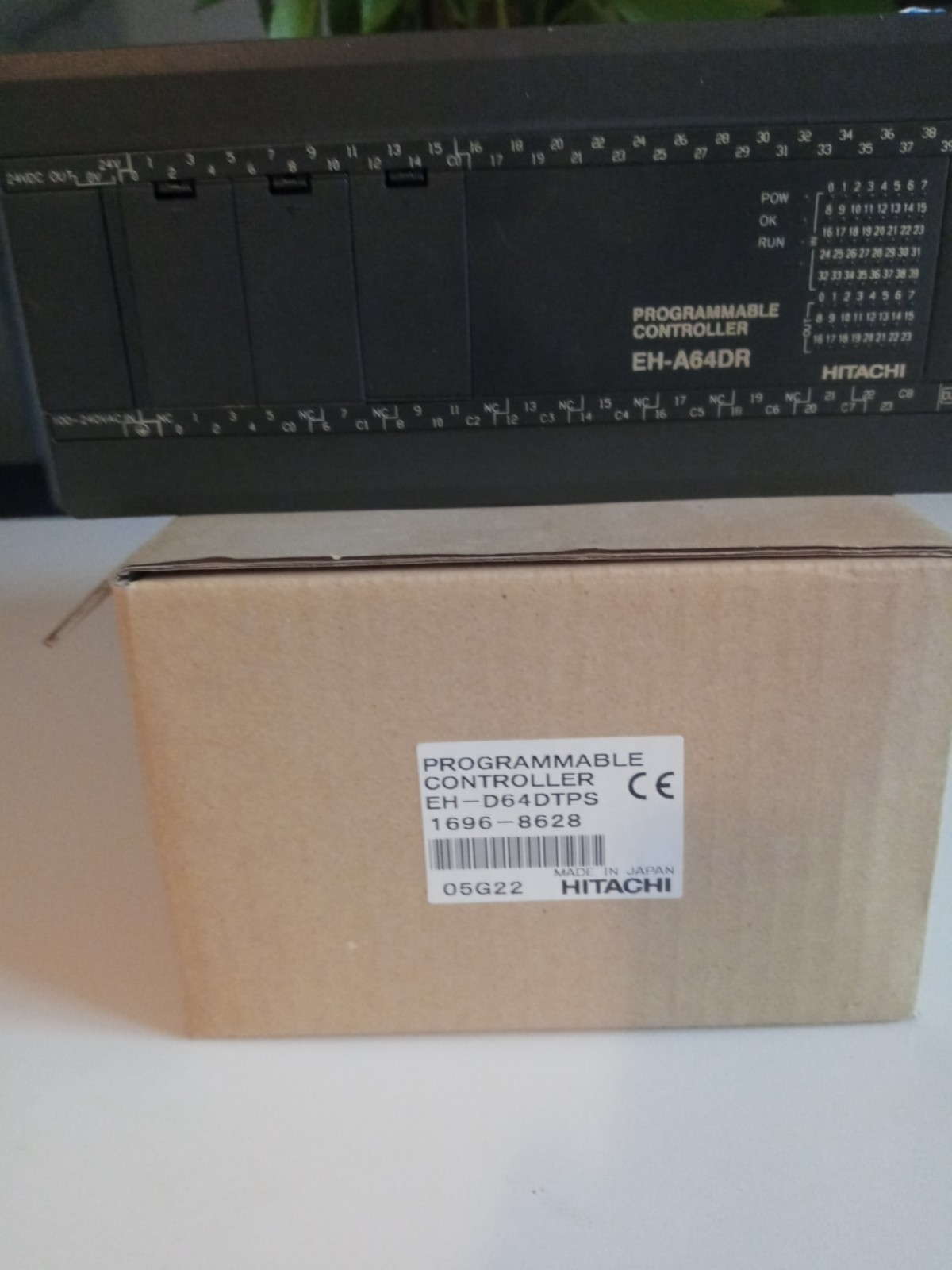 Hitachi EH-D64DTPS – Micro EH PLC – 40 DCin, 24 trans (source type) out