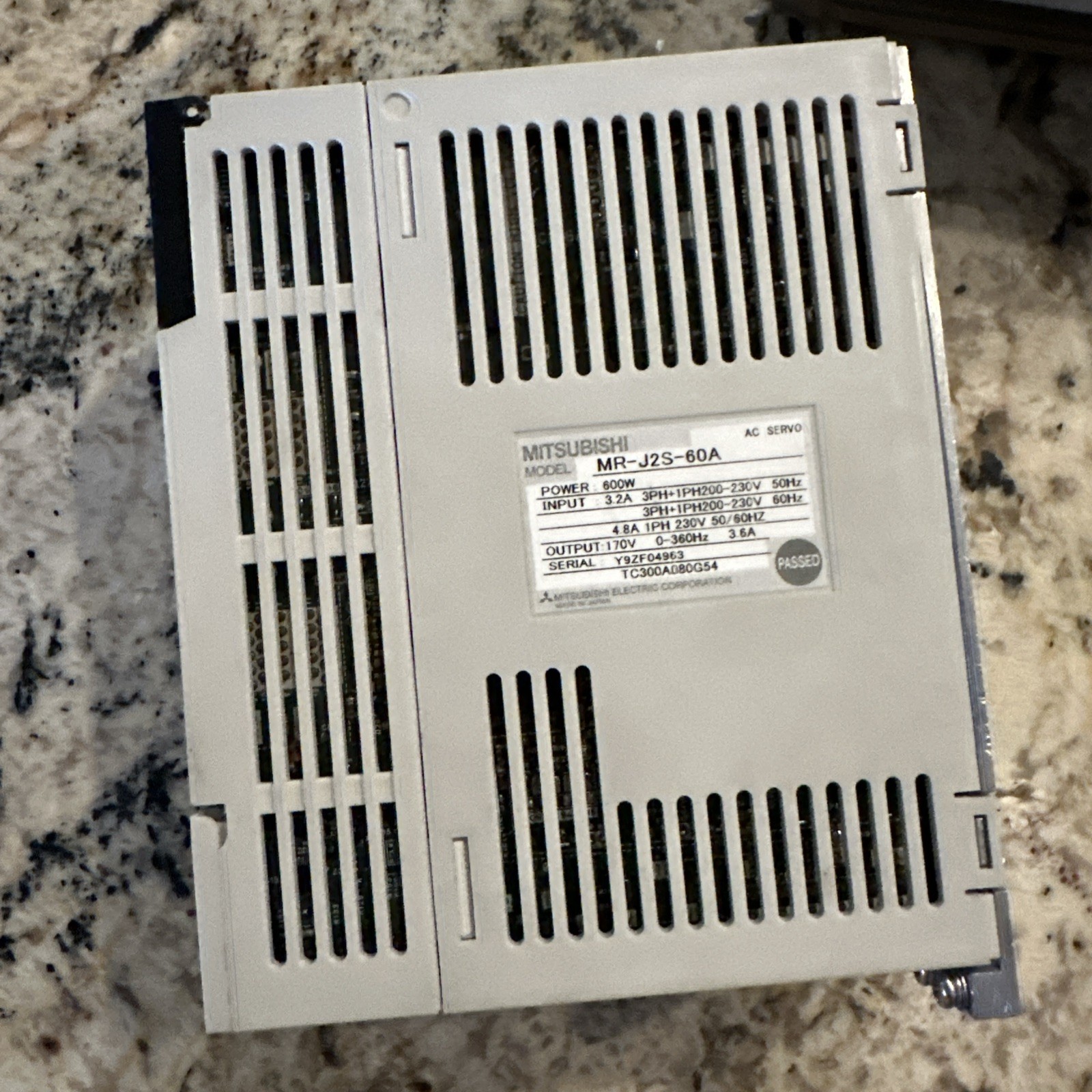 MR-J2S-60A Mitsubishi Servo Driver 1CJ853 FAST SHIPPING