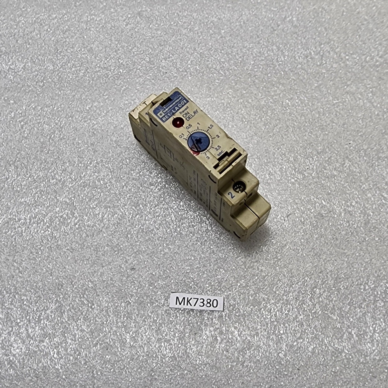 TELEMECANIQUE RE1-LA00A ON DELAY TIMER