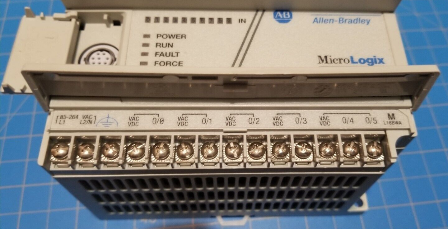Allen-Bradley MicroLogix 1000 1761-L10BWB PLC Processor Series E, Input 24VDC