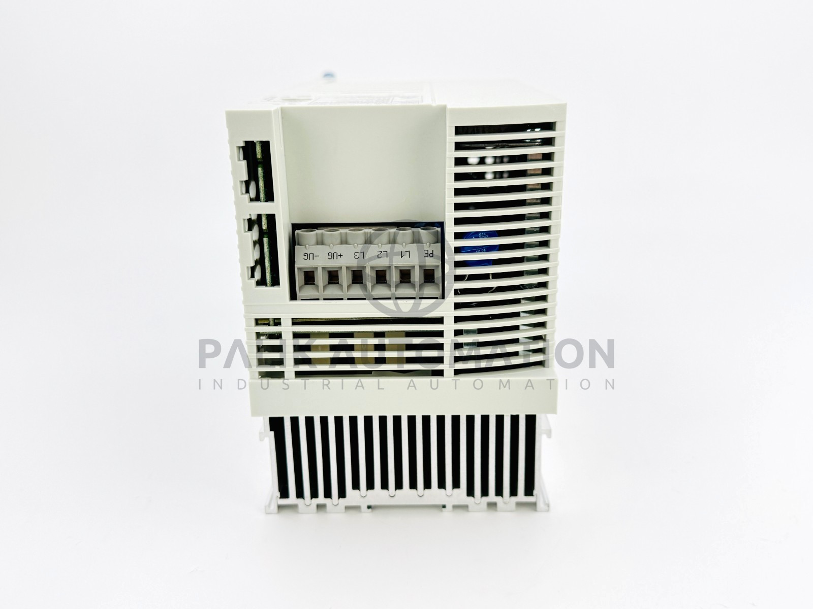 LENZE E82EV302K4C200 E82EV302_4C200 INVERTER 8200 SERIES 3.0kW 13141959 NEW