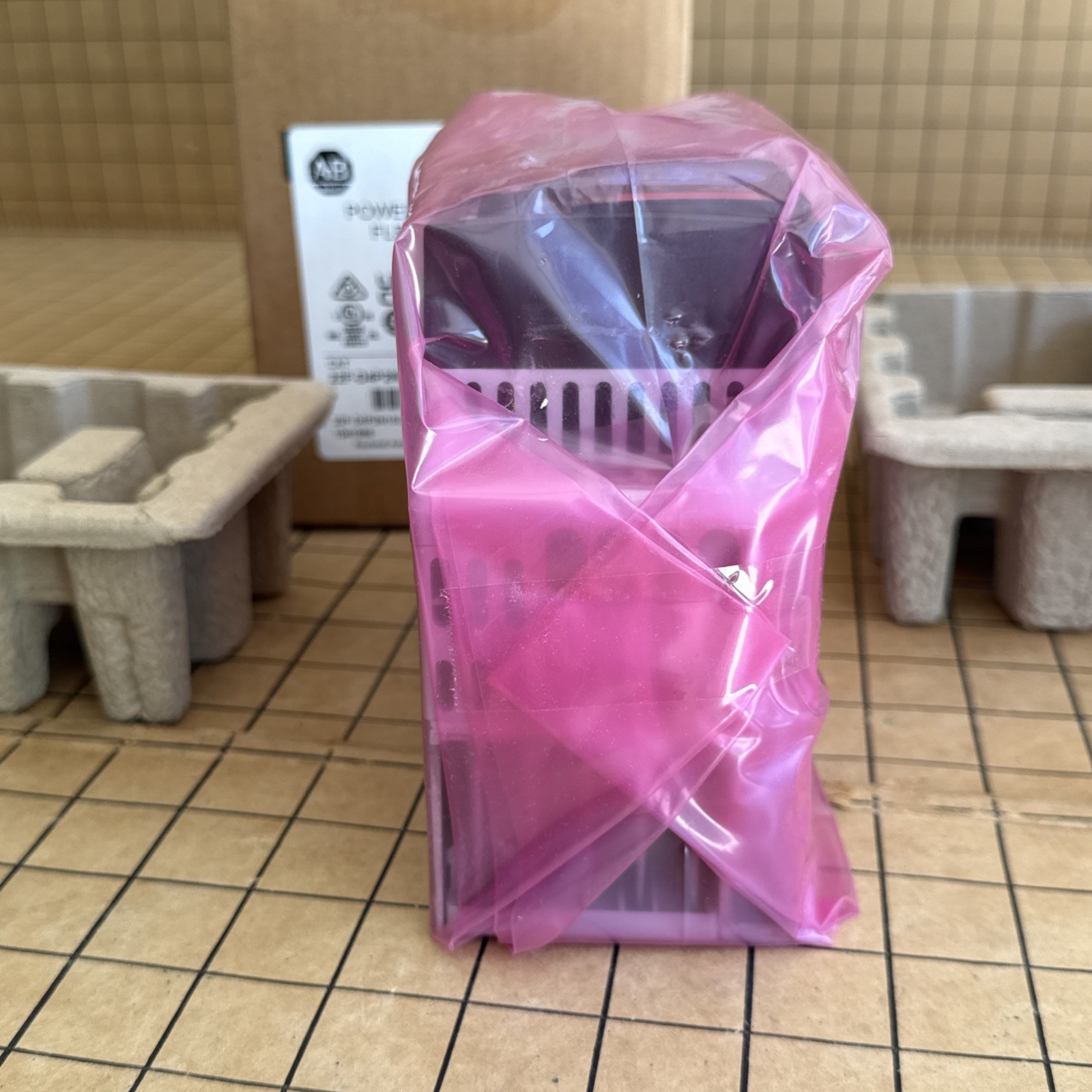 US STOCK NEW Sealed BAG 22F-D4P2N103 PowerFlex 4M 1.5 kW 2 HP