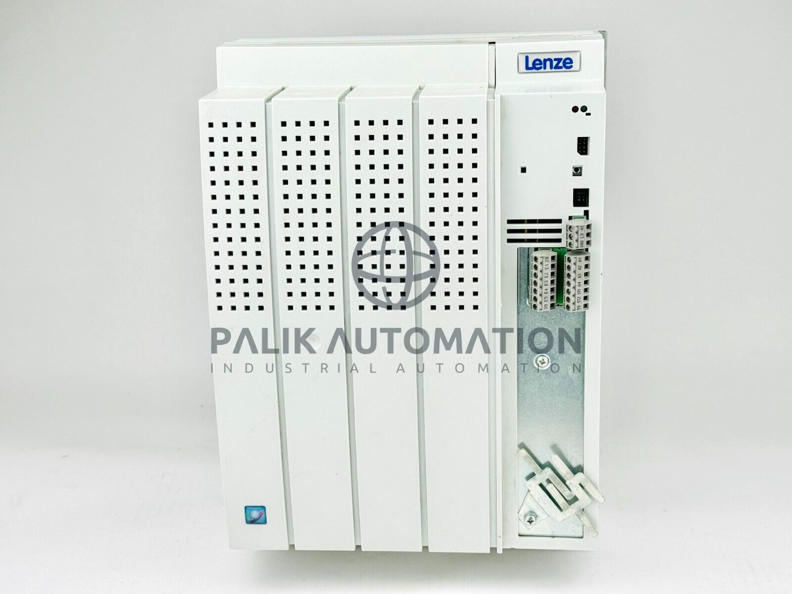 LENZE EVF8222-E servo drive SERVO CONTROLLER 8200 SERIES PERFECT CONDITION