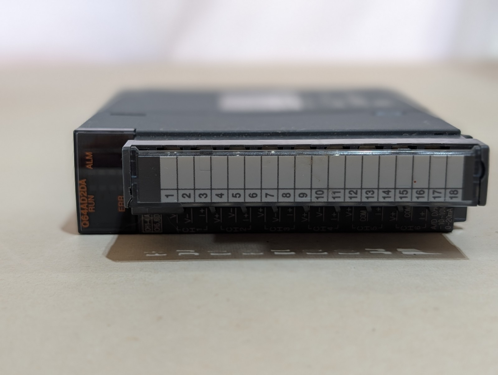 Mitsubishi Electric Q64AD2DA MELSEC Q A/D D/A Converter Module